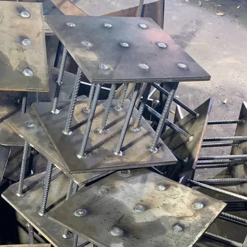 在确定红河预埋件位置时，需要考虑以下几点